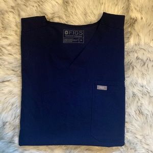 Figs Leon™ Two-Pocket Scrub Top